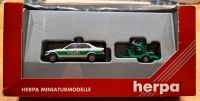 HERPA - BMW 320i Polizei mit Motorrad (042482) Kr. München - Kirchheim bei München Vorschau