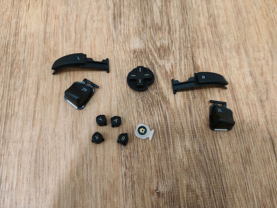 Nintendo Wii U Gamepad Controller Trigger Buttons Knöpfe Tasten in Neuenbürg