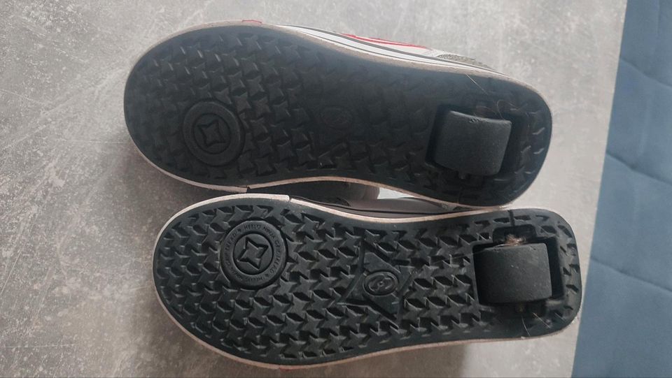 Heelys, Schuhe mit Rollen, Rollschuhe in Sonthofen