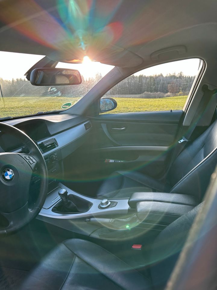 BMW e90 325i | Neuer TÜV | Kein Wartungsstau! in Dießen