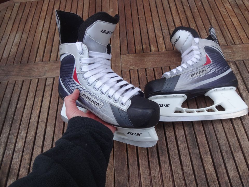 Schlittschuhe Bauer Vapor Eishockey Bauer Größe 40,5 in Gütersloh