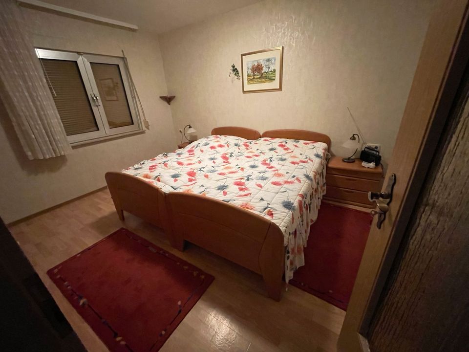 Schlafzimmer zu verkaufen - neuwertig in Hanau