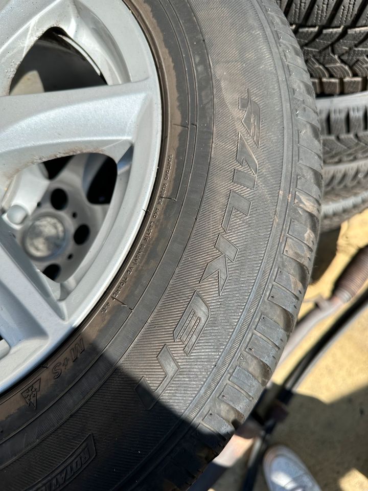 4x Winterreifen 215/65 R16 / Volvo in Edingen-Neckarhausen