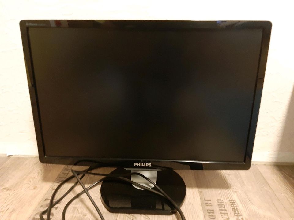 Philips 220CW9 HWC9220i widescreen monitor 1680 x 1050 at 60 Hz in Zeitlofs