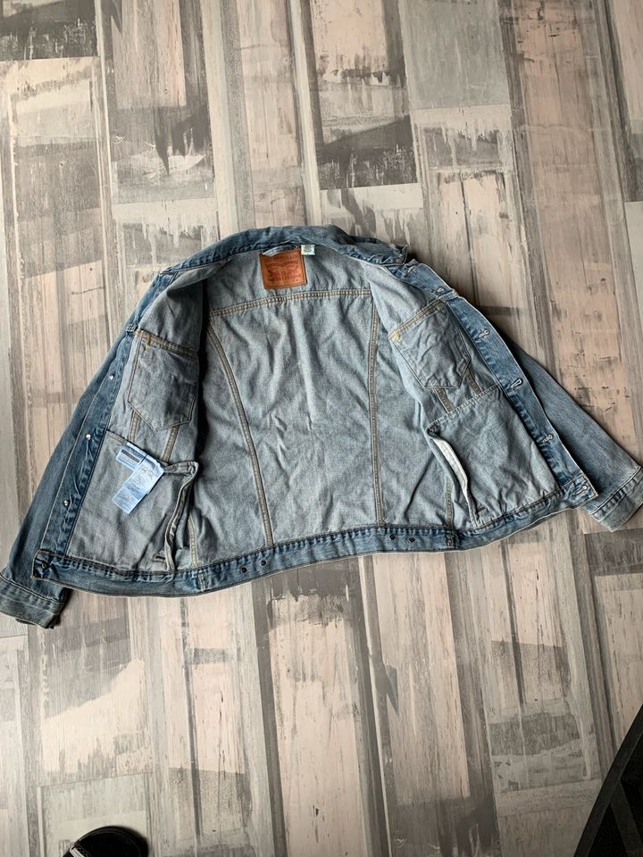 ****Levi’s Jeansjacke wie Neu***** in Essen