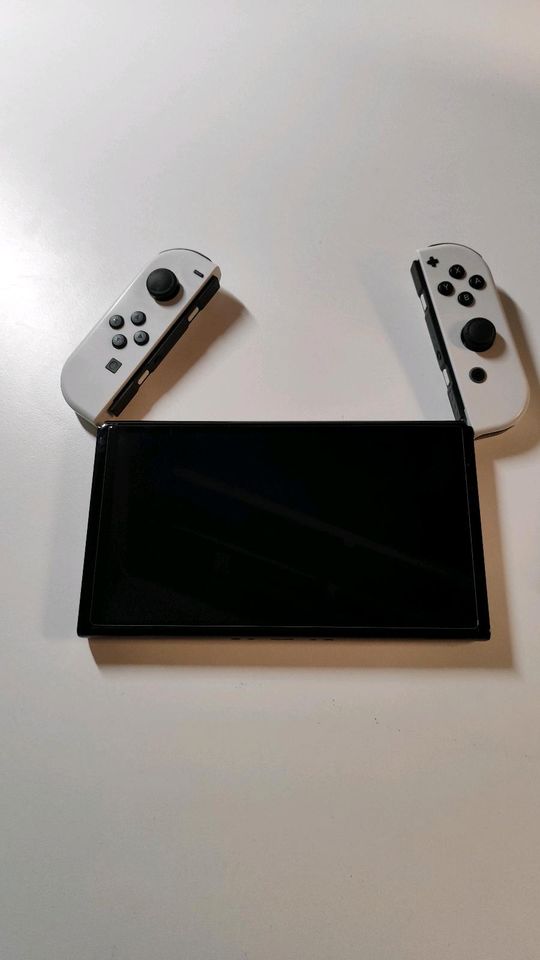 Nintendo Switch Weiß OLED mit Restgarantie in Hattingen