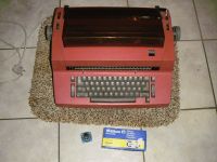Elektrische Schreibmaschine IBM Kugelkopf 96 rot defekt!!! Nordrhein-Westfalen - Ruppichteroth Vorschau