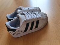 Adidas Superstar mit Blumen Größe 28 Bayern - Kreuzwertheim Vorschau