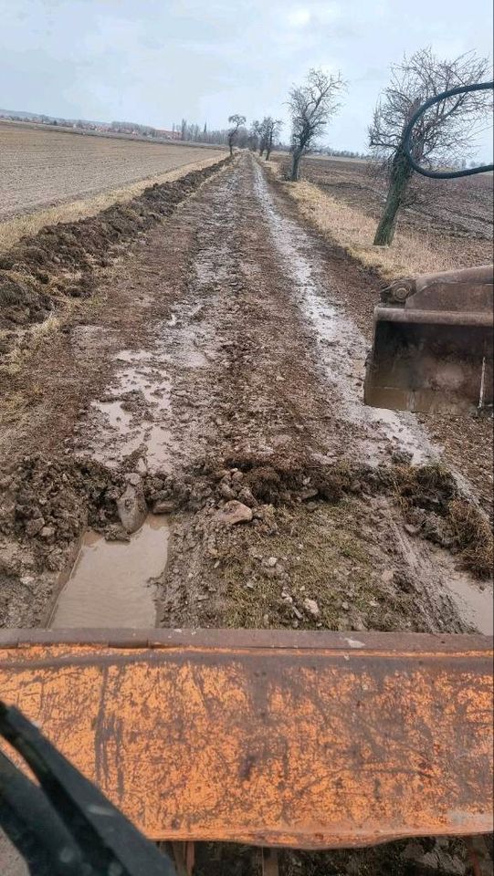 Baggerfahrer in Wasserleben