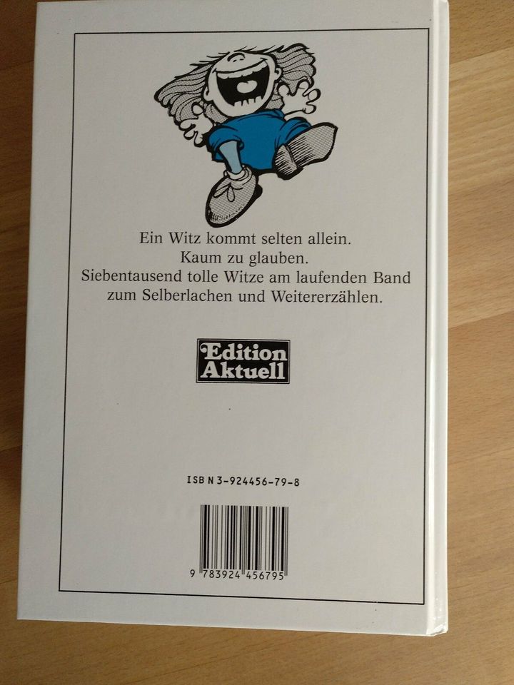 Riesenbuch der 7000 Witze Neuwertig in Friedrichshafen