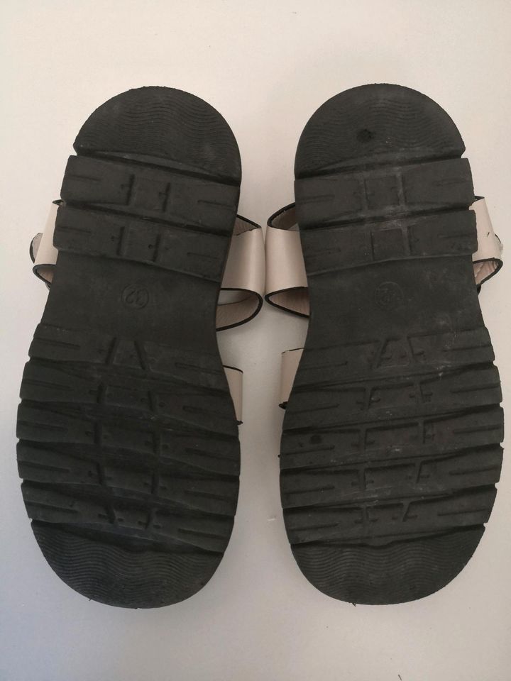 Süße Sandalen 32 - wie neu in Tamm