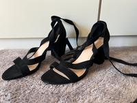 H&M Absatz Schuhe zum Schnüren 40 schwarz Berlin - Spandau Vorschau