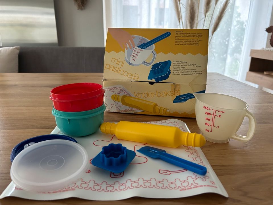 Tupperware Kinder Mini Back Set Backe Backe Kuchen 90er Vintage in Burgebrach