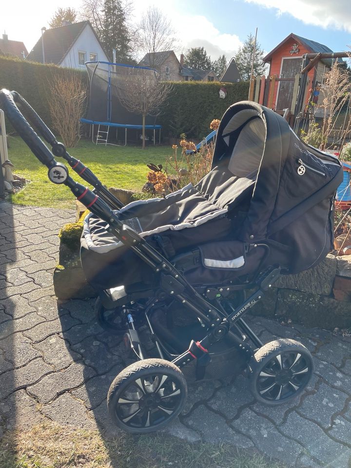 Kinderwagen von hartan mit Zubehör in Hann. Münden