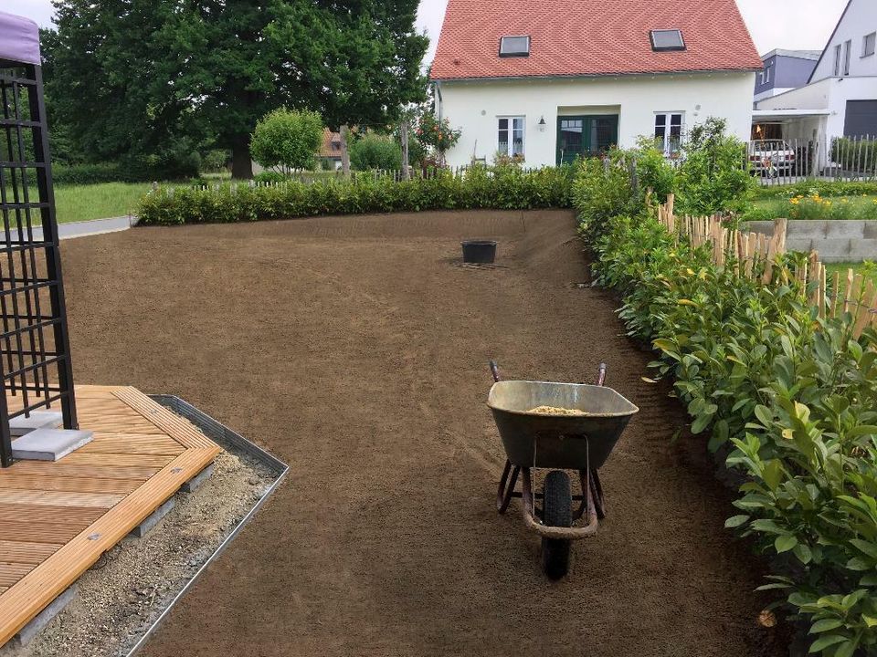 Hochwertiger Mutterboden <1cm mit Humus, ideal für Garten & Rasen in Vetschau