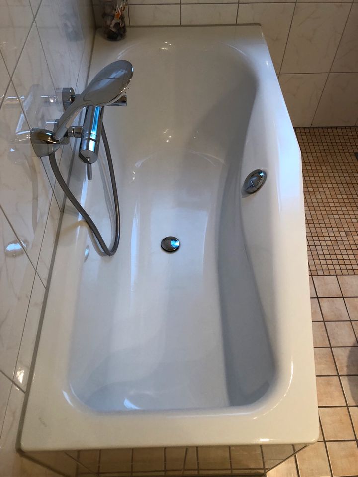 Badewanne schräges Fußende in Warstein