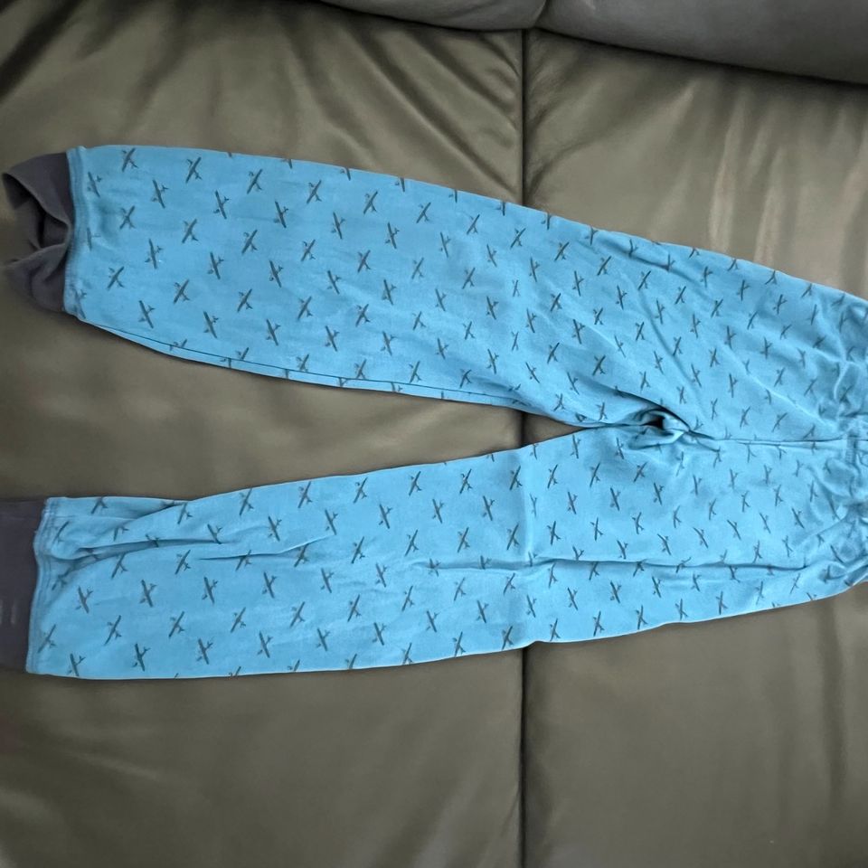 TCM Tchibo Schlafanzug Pyjama Flugzeug blau weiß  Größe 110/116 in Mauer