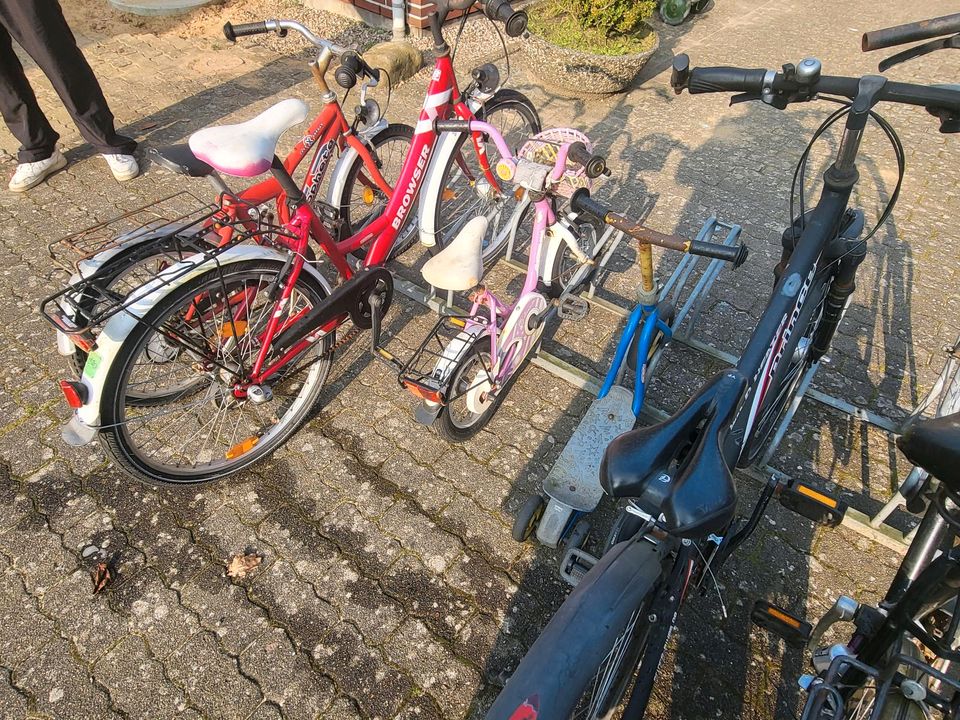 Fahrräder. in Wakendorf II
