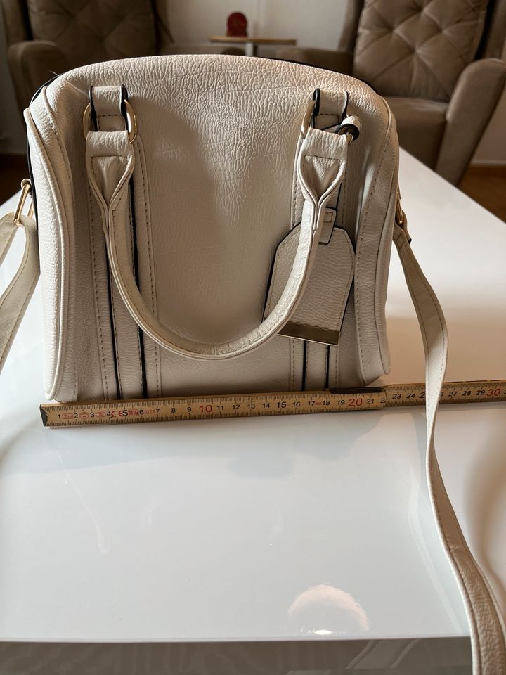 Damen Tasche, Umhängetasche von F&F in Langsur