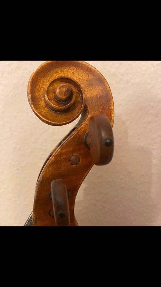 Schöne alte Geige mit ganzer Zarge Bogen und Kasten in Stuttgart