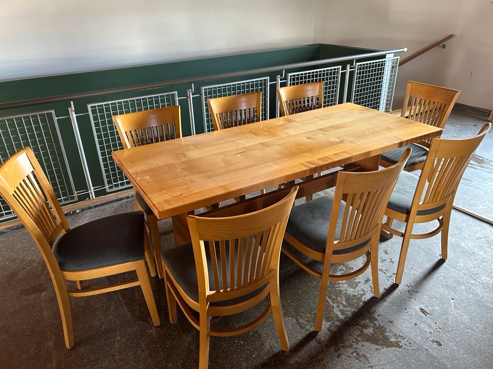 Massiver 8er Ahorn Holztisch mit Stühlen gebraucht in Aichstetten