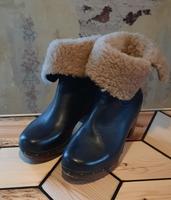 UGG Stiefeletten Gr. 40 dunkelbraun mit Absatz und Plateausohle Bayern - Schwaig Vorschau
