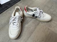 Veja V10 V-10 Sneaker Gr. 37 weiß blau rot Leder Niedersachsen - Braunschweig Vorschau