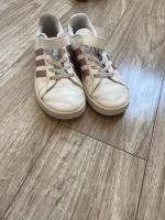 Adidas Schuhe in Größe 33 Nordrhein-Westfalen - Lemgo Vorschau