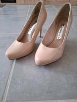 Tamaris Pumps in beige  Gr. 36, wie Neu Baden-Württemberg - Laupheim Vorschau