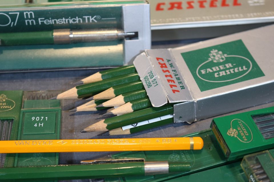 Faber Castell Stifte / Minen / Blechdosen Konvolut in Düsseldorf