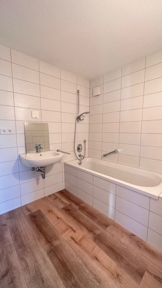 Esslingen Sulzgries: 3,5 / 4,0 Zimmer Maisonette Wohnung mit 2 TG in Esslingen