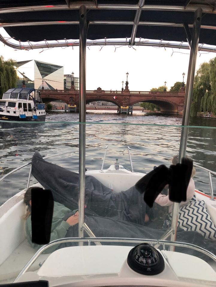 Kelt White Shark Boot inclusive Trailer in Großbeeren