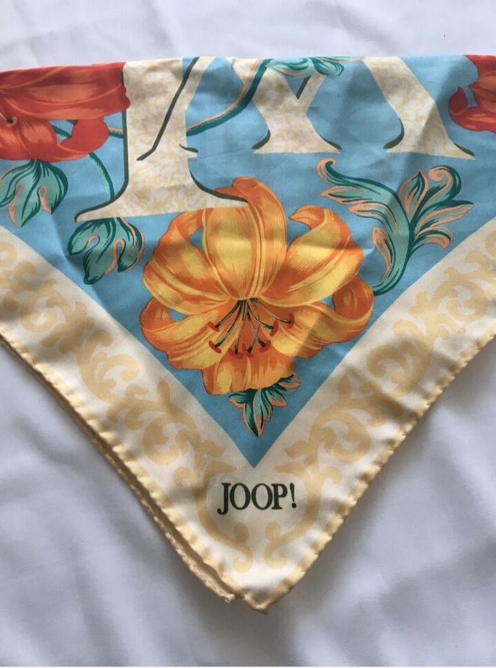 JOOP HALSTUCH BLUMEN in Berlin