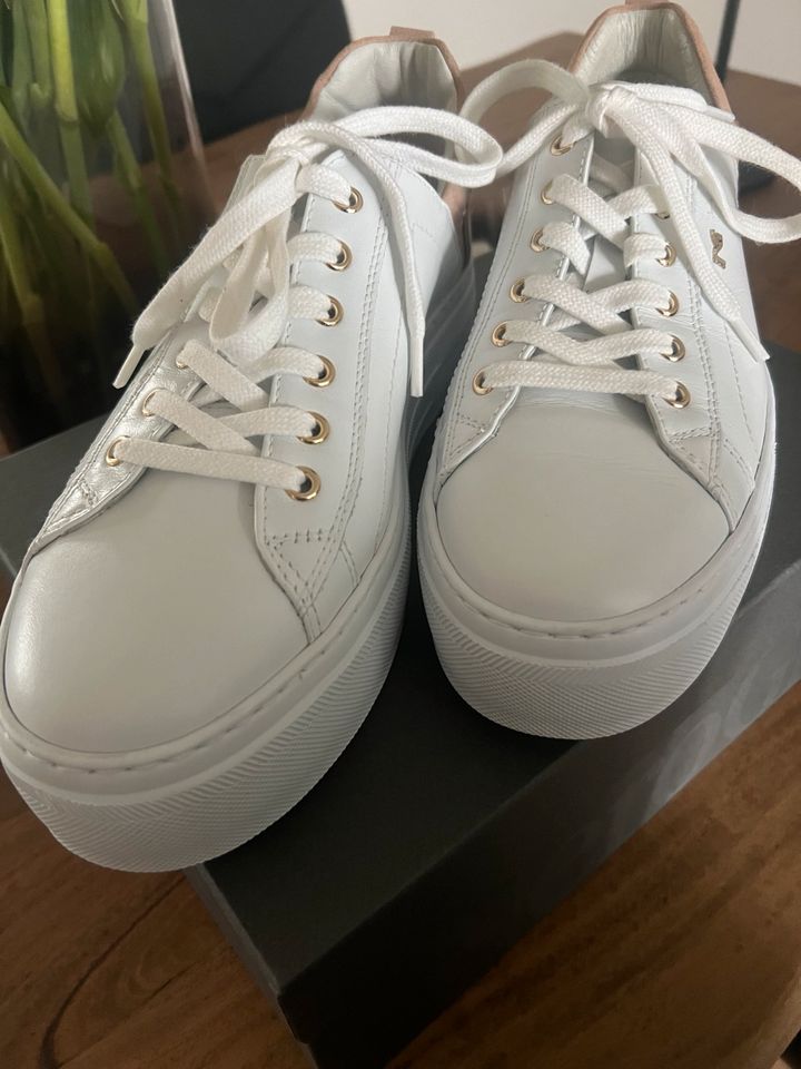 NERO GIARDINI DAMEN SNEAKERS WEISS  LEDER GROSSE 39 in Stutensee