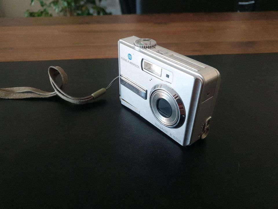 Kamera Konica Minolta Dimage E500 in Baunatal