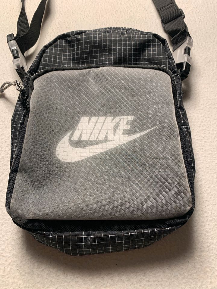 NIKE Umhängetasche Tasche in Rostock