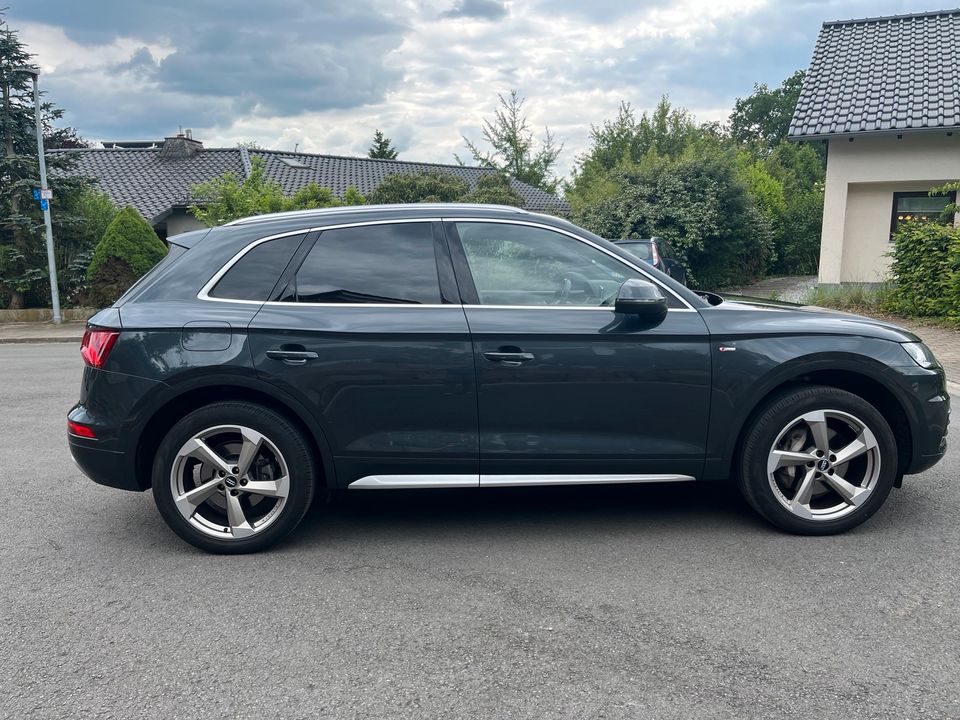 Audi Q5 3.0 tdi quattro s line in Heiligenhaus