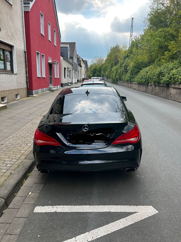 MERCEDES CLA 220 CDI AMG PANORAMA in Essen