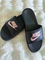 Badeschlappen Nike Schlappen Slipper Sandalen schwarz Roségold 39 Nordrhein-Westfalen - Werne Vorschau