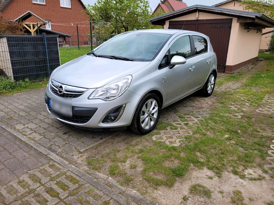 Opel Corsa m. Lenkradheizung in Hennigsdorf