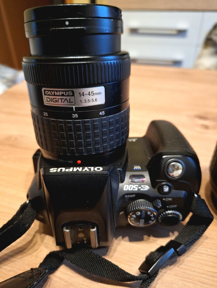 Digitalkamera Olympus E500 I inkl. Zubehör in Königslutter am Elm