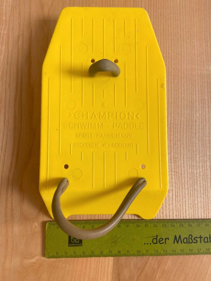 Champion Fahnemann Schwimm Paddle ca. 14 x 24 cm in München -  Untergiesing-Harlaching | eBay Kleinanzeigen ist jetzt Kleinanzeigen