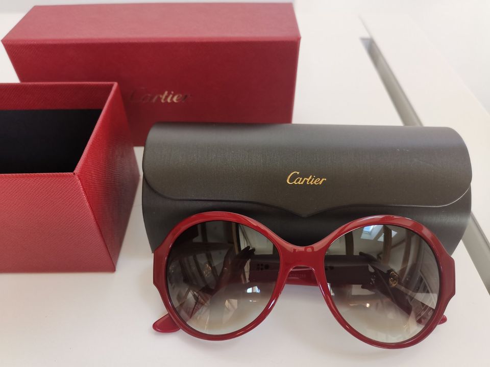 *NEU* Original Cartier Sonnenbrille rot mit Etui und Zubehör in Weimar