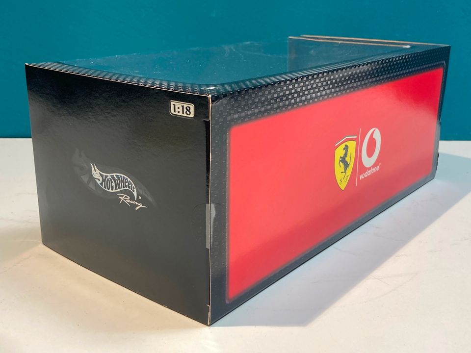 *M.SCHUHMACHER FERRARI 2002 MATTEL HOT WHEELS 1:18 RENNAUTO MODEL in Berlin