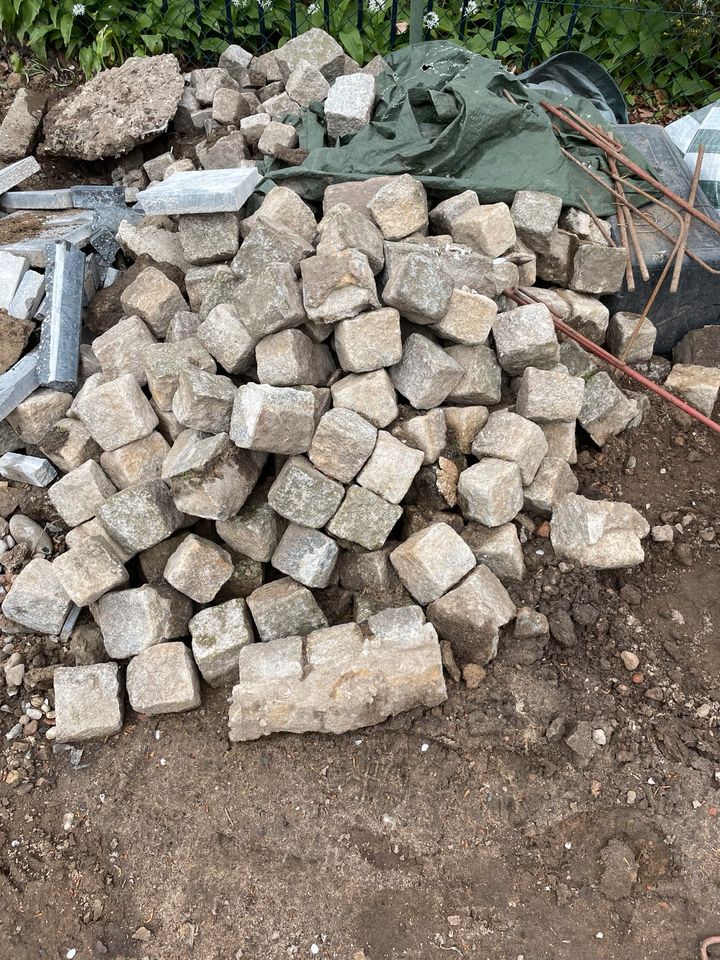 Granitsteine Natursteine zu verschenken ca. 3,5 qm in Hamburg