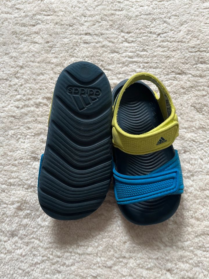 Adidas Sandale Größe 21 in Leverkusen