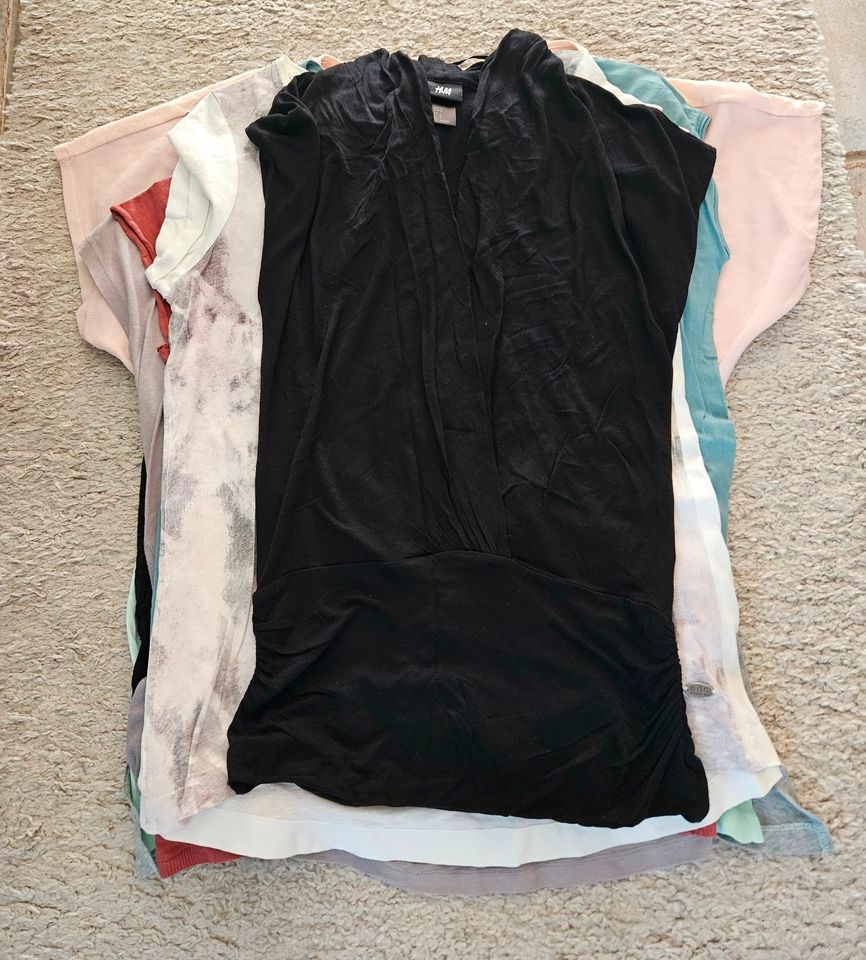 Shirts Kurzarm und Tops -  10 Stück in vielen Farben in Riesa