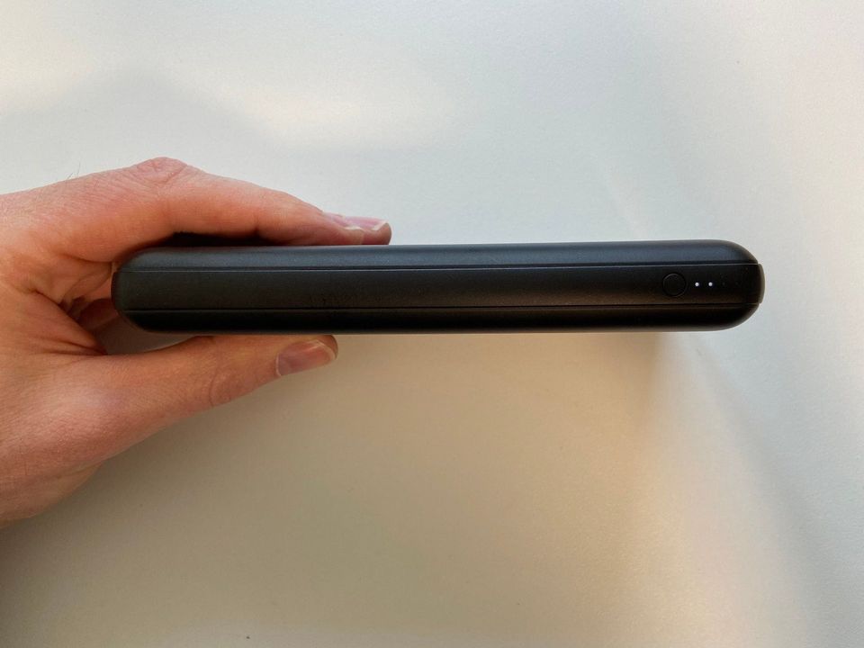 belkin Powerbank 20.000 mAH schwarz, Model BPB012 in Erftstadt