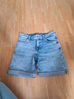 Neue jeans Shorts von Hallhuber Gr 34 Kr. München - Haar Vorschau