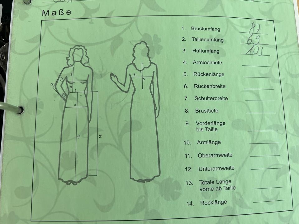 Brautkleid Cecile Meerjungfrau Spitze ivory Größe 38 / M in Köln